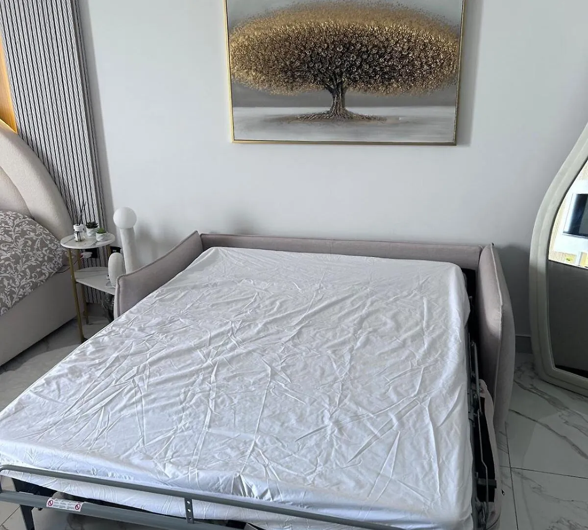 Studio Olivz A International City Dubai Apartment